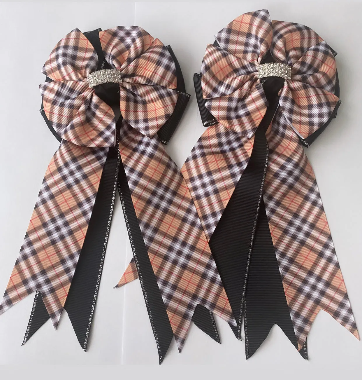 * Show Bows: Burberry
