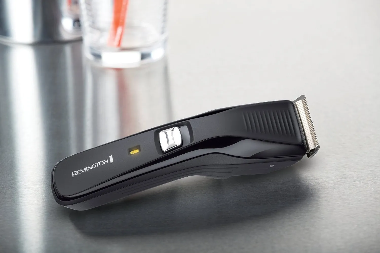 Cord / Cordless hair clipper, high gloss black HC5200