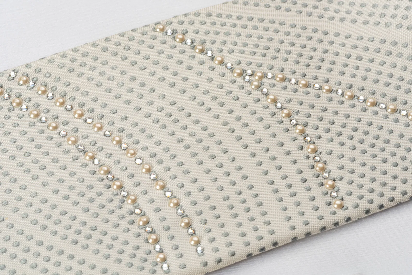 MCM White Rhinestone Necktie With White Pearls Silver Geometric Design