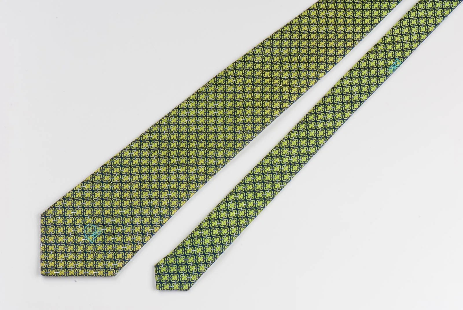 Renoma Neck Tie Green Quatrefoil On Dark Blue Silk With Dark Blue Rhinestones